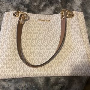 Michael Kors Bundle (Vanilla)